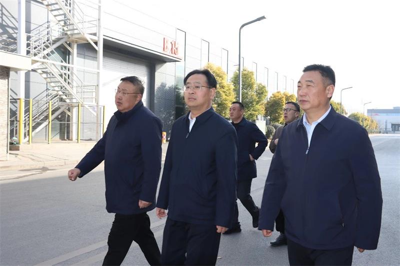巩义市委书记、市长郭程明莅临明泰铝业慰问一线员工